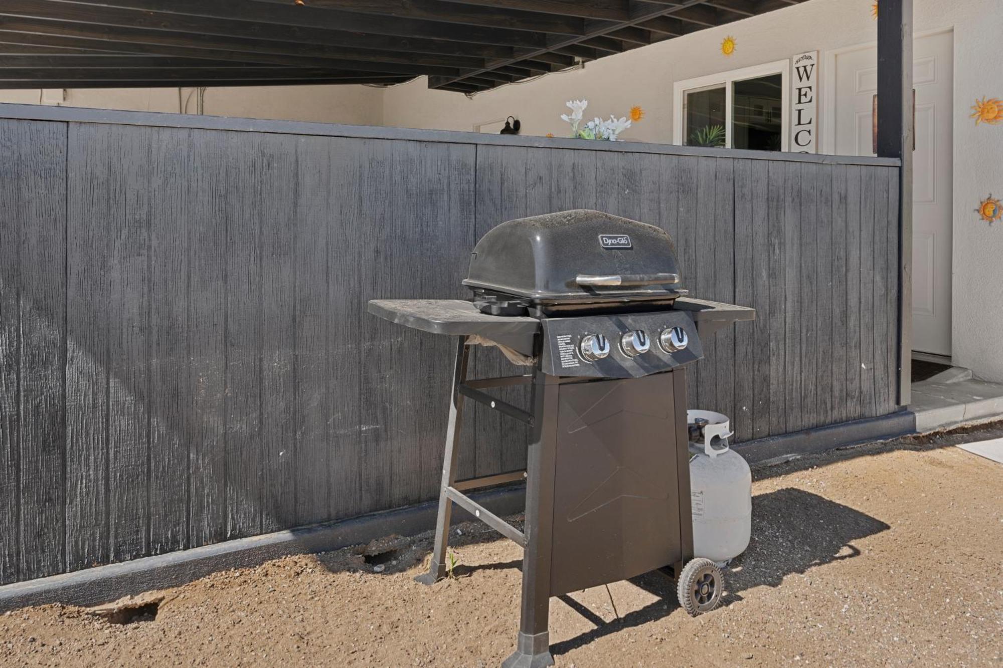 Desert Serenity In Yucca/Joshua Tree W/Ac & Fire Pit 야카밸리 외부 사진
