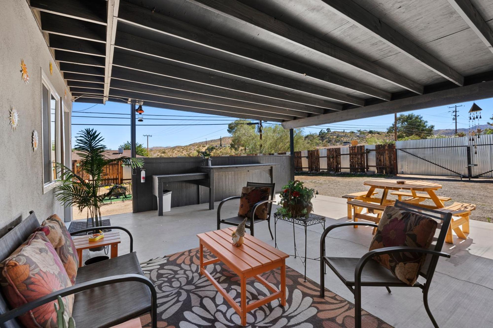 Desert Serenity In Yucca/Joshua Tree W/Ac & Fire Pit 야카밸리 외부 사진